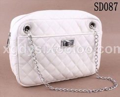 從源頭到時尚 廠家直銷女包批發與針紡織品銷售新趨勢